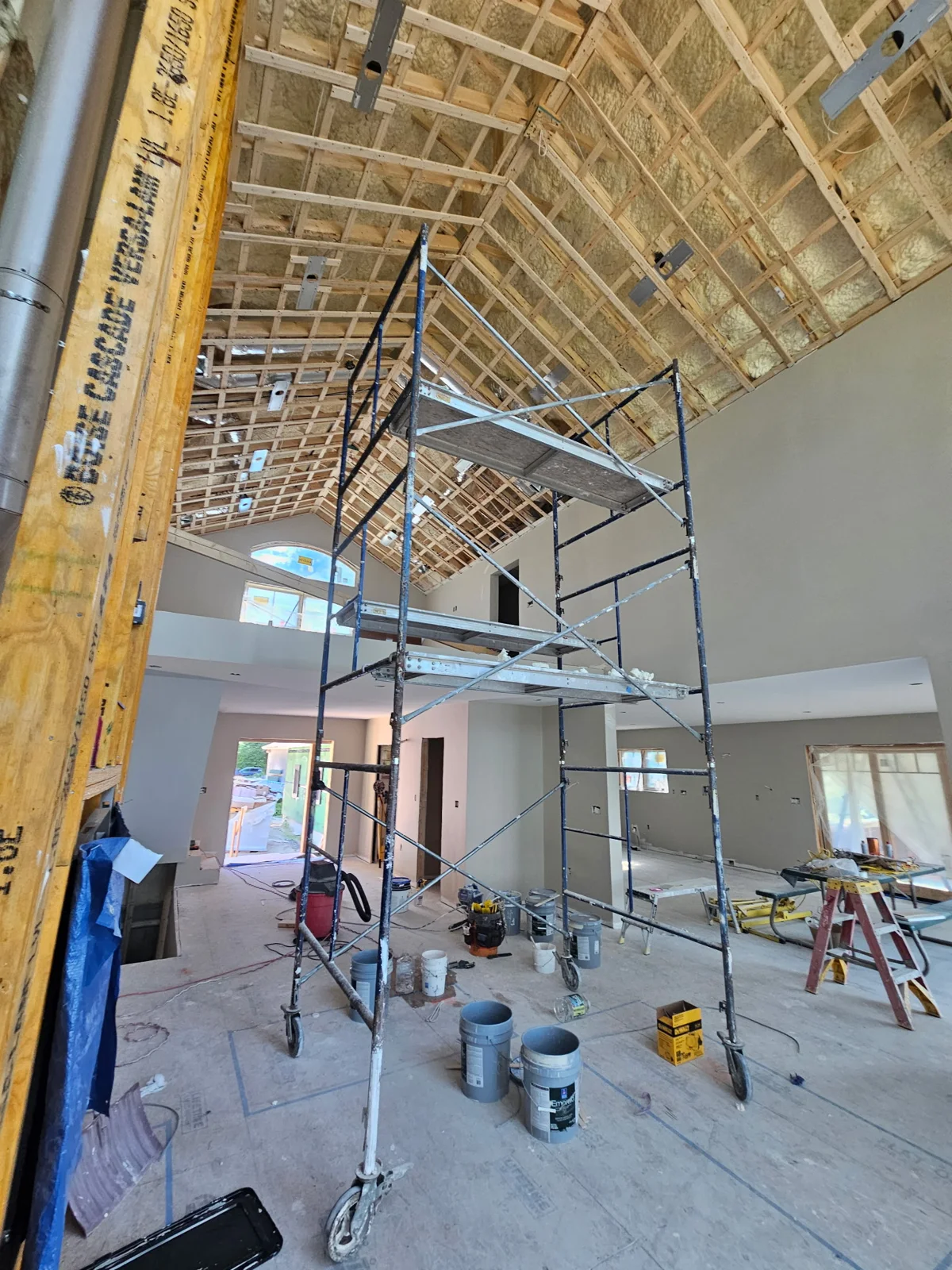 Hanging Sheetrock in custom built home